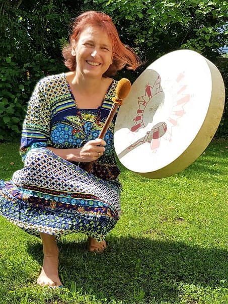 Doris Bürgel mit Trommel